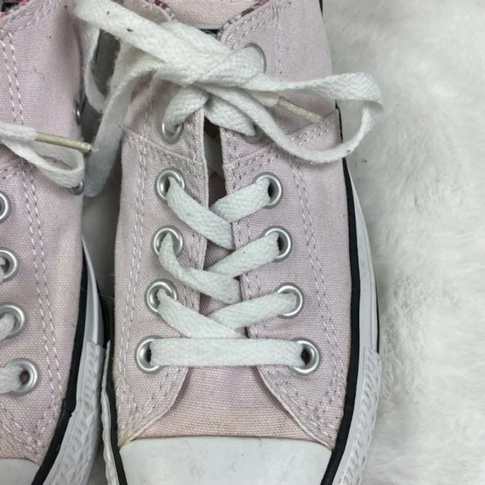 Converse All‎ Star Low Top  Women's Sneakers, size 7